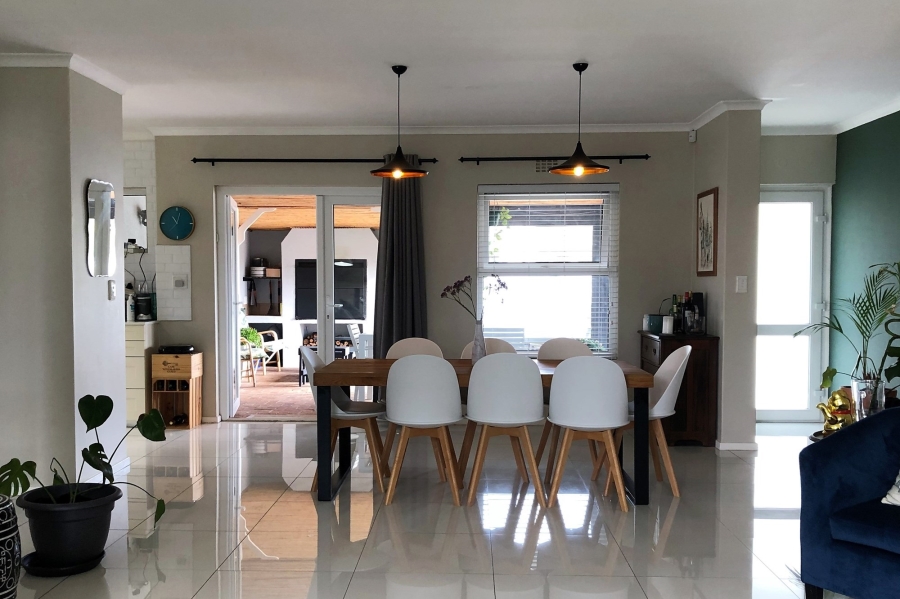 To Let 3 Bedroom Property for Rent in Sunningdale Western Cape